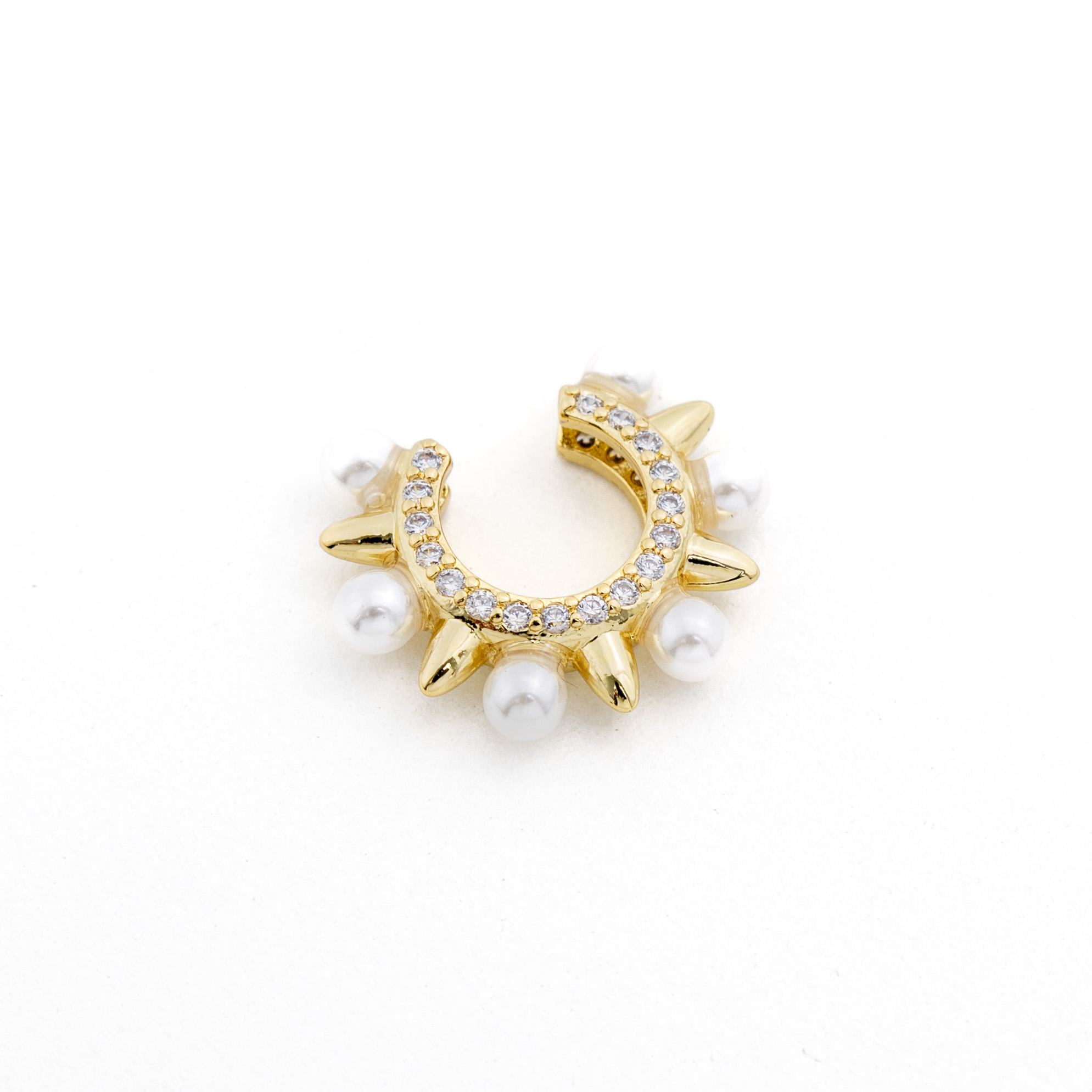 18588 4mm Pearl and Crystal Earcuff